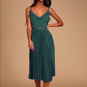Lulu’s Never a Dull Moment Emerald Green Tie-Strap Pleated Midi Dress